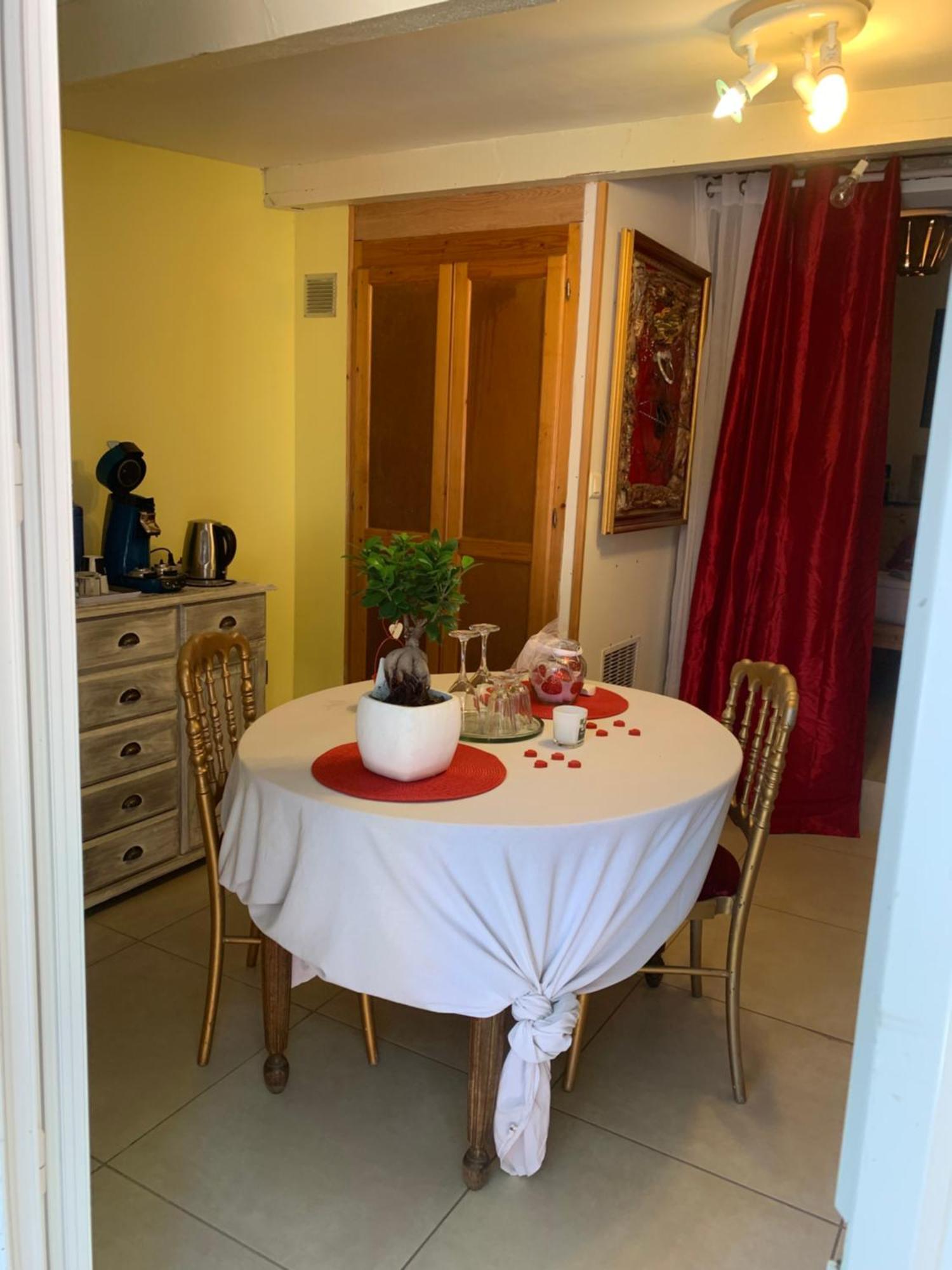 Apartamento Dependance Privee - Halte Route Le Thor Exterior foto