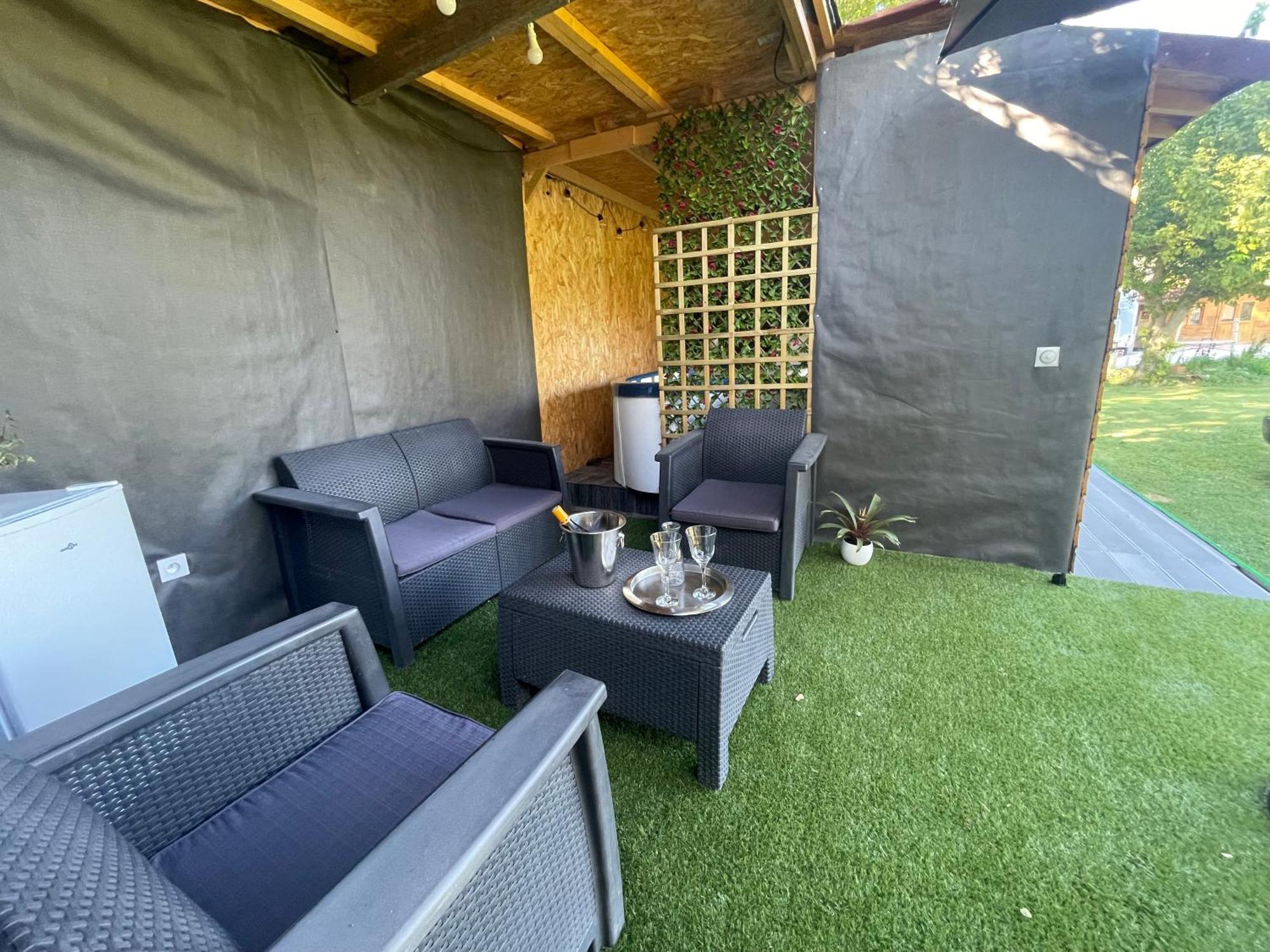 Apartamento Dependance Privee - Halte Route Le Thor Exterior foto